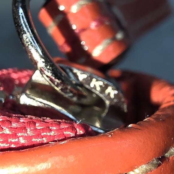 Coach signature canvas wallet with pink leather and a pink accent stripe - Picture 13 of 14